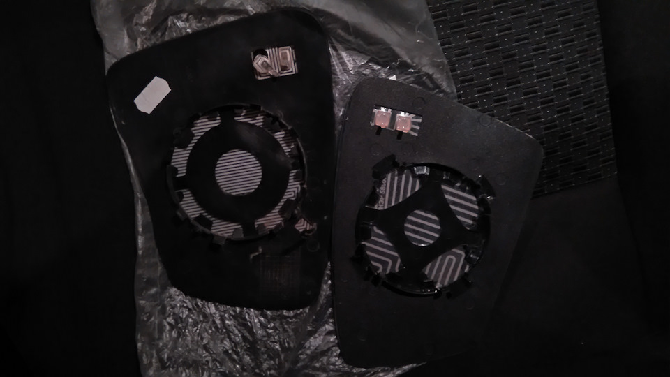 Справа — ERGON, слева — завод — Lada Гранта Лифтбек (1G)