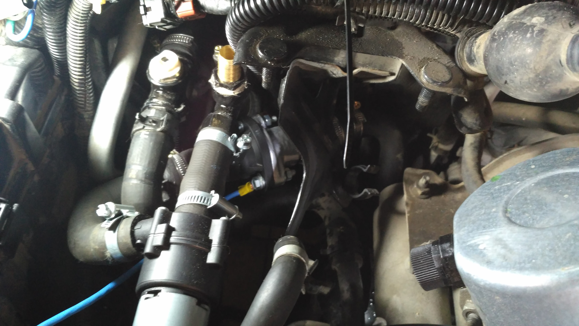 охлаждающая жидкость патфайндер. охлаждающая жидкость патфайндер. Nissan pathfinder r51 тосол. трубка расширительного бачка ниссан патфайндер 51 подсоединение. антифриз в ниссан патфайндер 2.