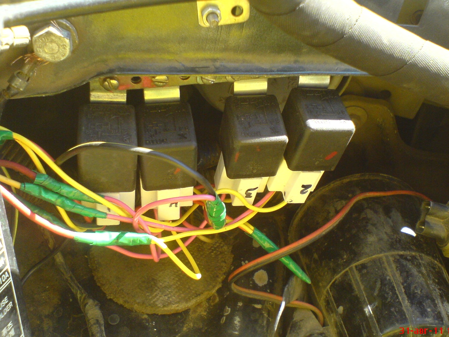 Дальний свет газель 3302. Горит дальний свет на бмв е39. Постоянно горит дальний. Плюсовой провод ваз 2110. Дхо 30% дальний индикатор.