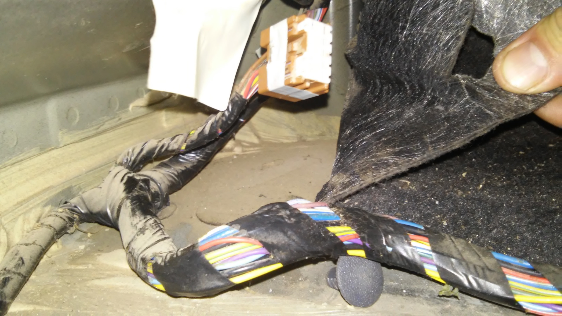 Установка резисторов для светодиодов в поворотников. — Nissan Qashqai ...