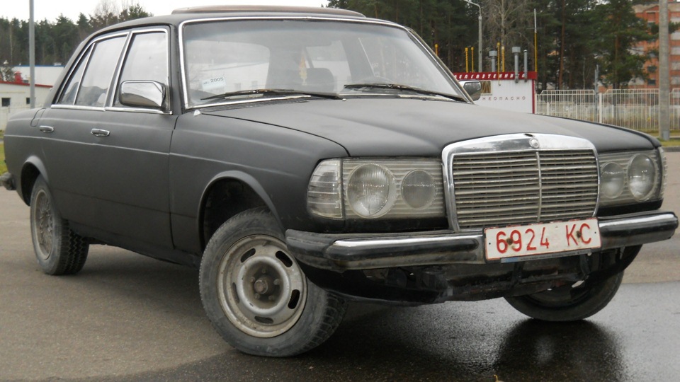 W123 черный