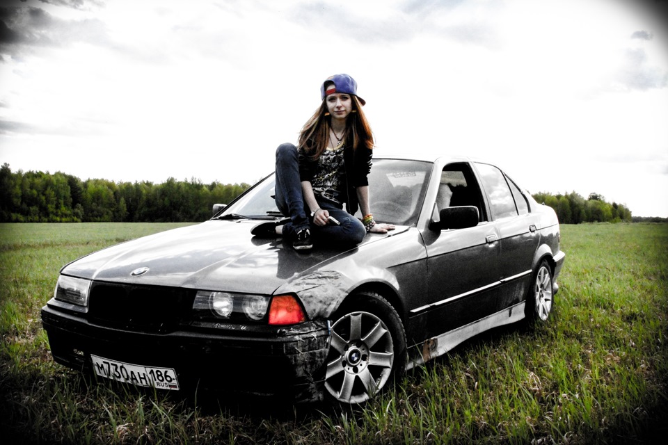 BMW e36 бандитка. БМВ е36 с девушкой. BMW e39 и девушка. BMW e34 красотка.