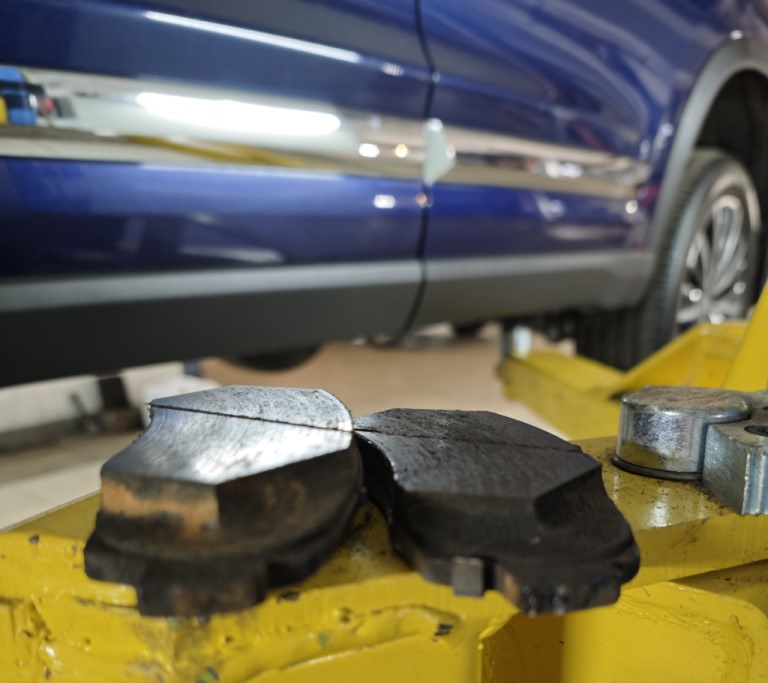 Запись #2. Тормозной путь к замене колодок. (+ бонус: замена масла в ...