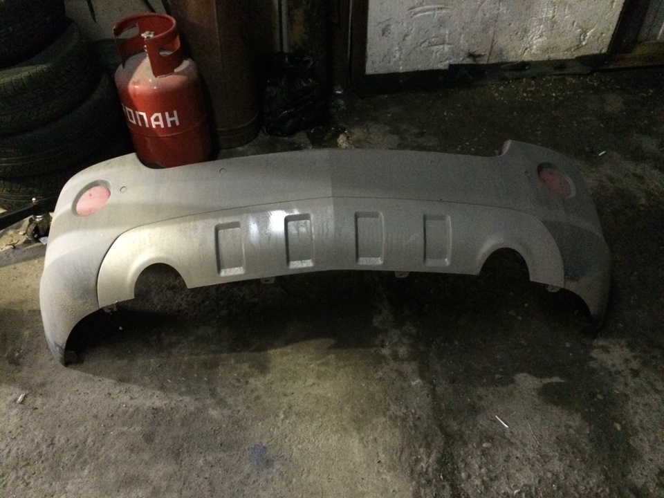 Первое что потребовалось снять это бампер. Кстати, кто сам будет делать, аккуратней, не оторвите фишку подключения парктроника — Opel Antara