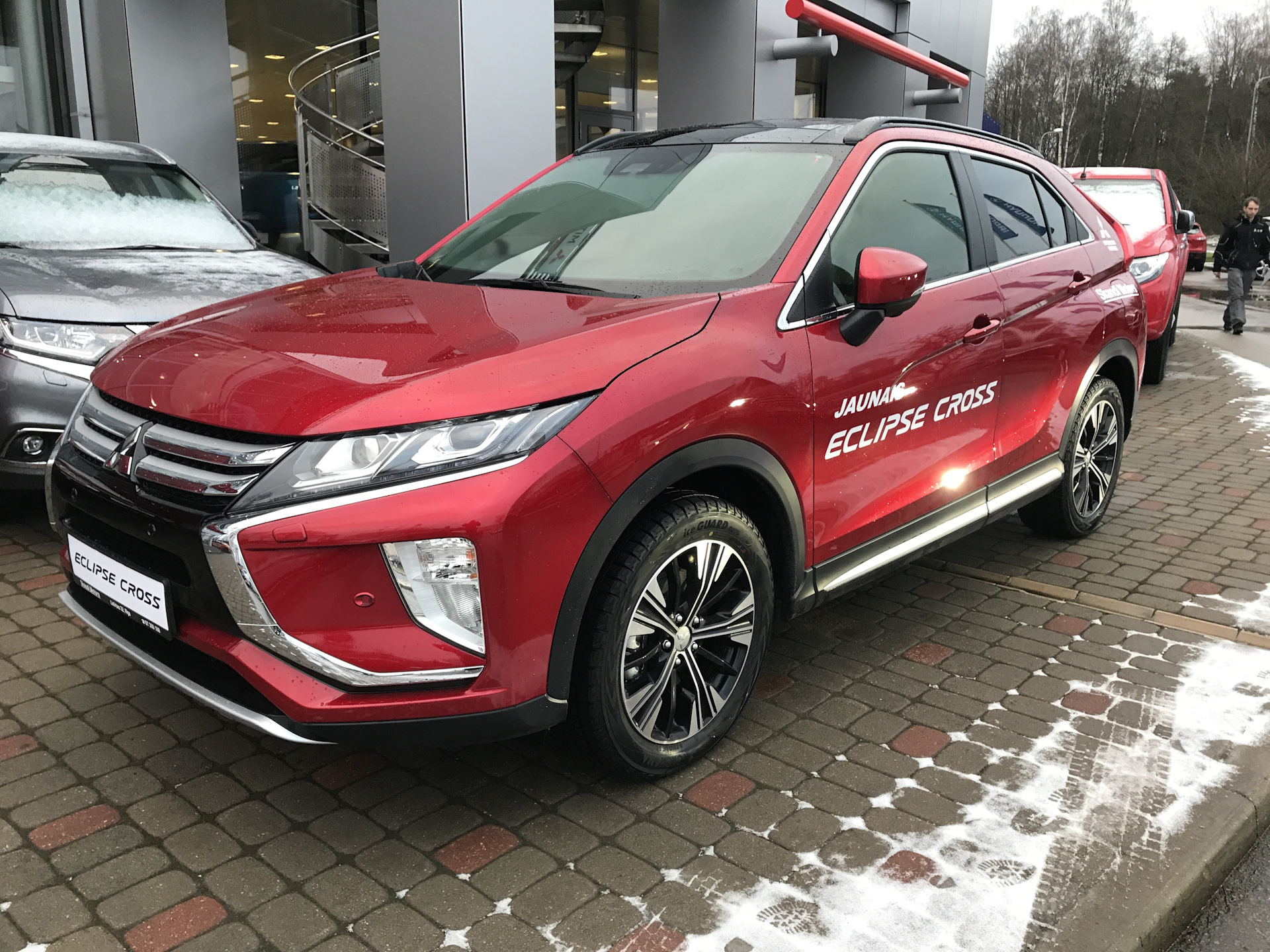 Mitsubishi eclipse cross 1.5. Outlander Eclipse Cross. Митсубиси Эклипс кросс 2012. Mitsubishi Eclipse Cross 18.