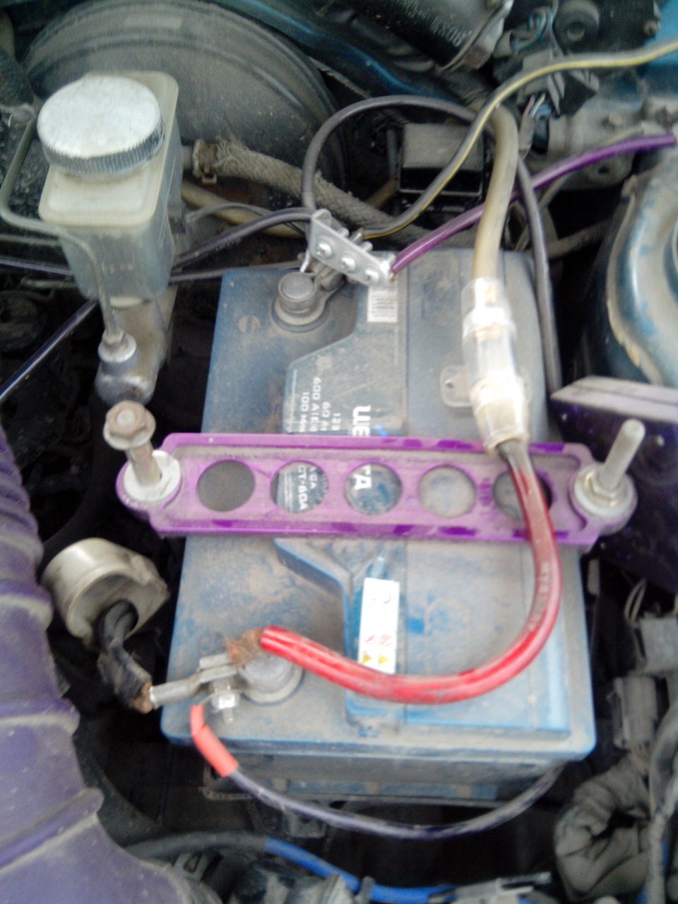 Клеммы АКБ+Блок плавких предов — Mazda 323 IV, 1,7 л, 1992 года ...