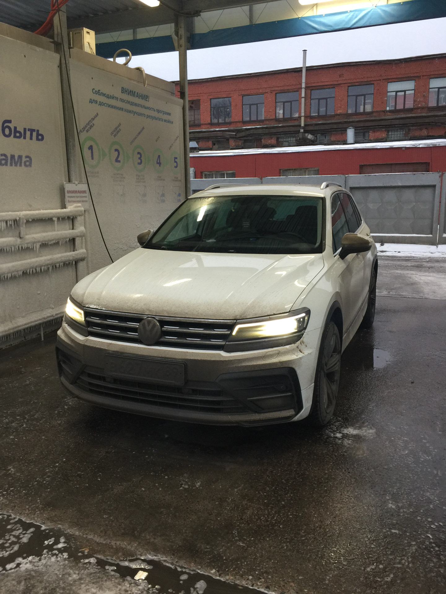 Доехал до СПБ — Volkswagen Tiguan (2G), 2 л, 2017 года | наблюдение ...