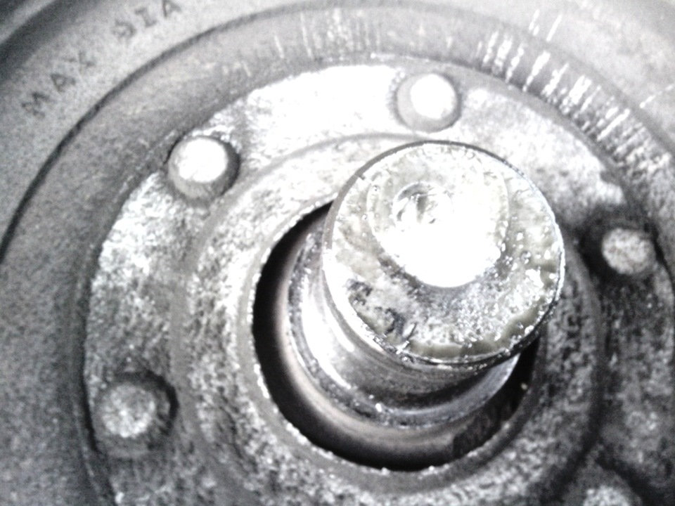 Лопнула полуось — Toyota Tundra (I), 4,7 л, 2001 года | поломка | DRIVE2