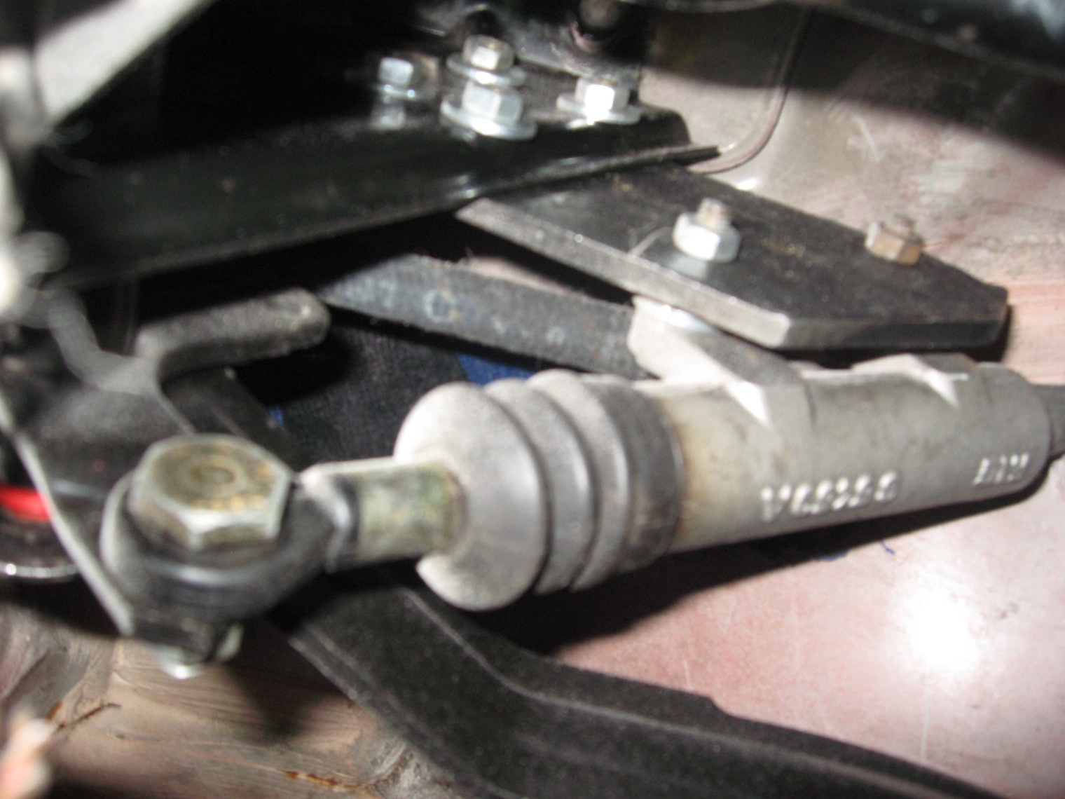 передаль сцепленияваз 2114. провал газа ваз 2110 инжектор. щёлкает педаль сцепления на ваз 2110. ваз 2110 при нажатии. двигатель ваз 2111 карбюраторный.