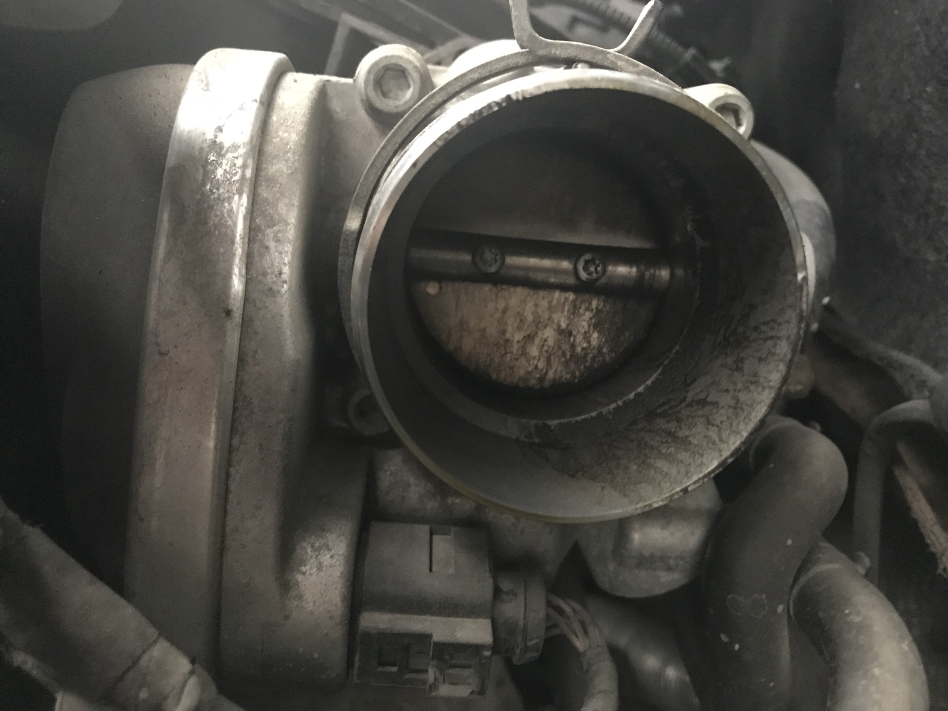 Чистка дроссельной заслонки — Skoda Octavia A5 Mk2, 1,6 л, 2010 года ...