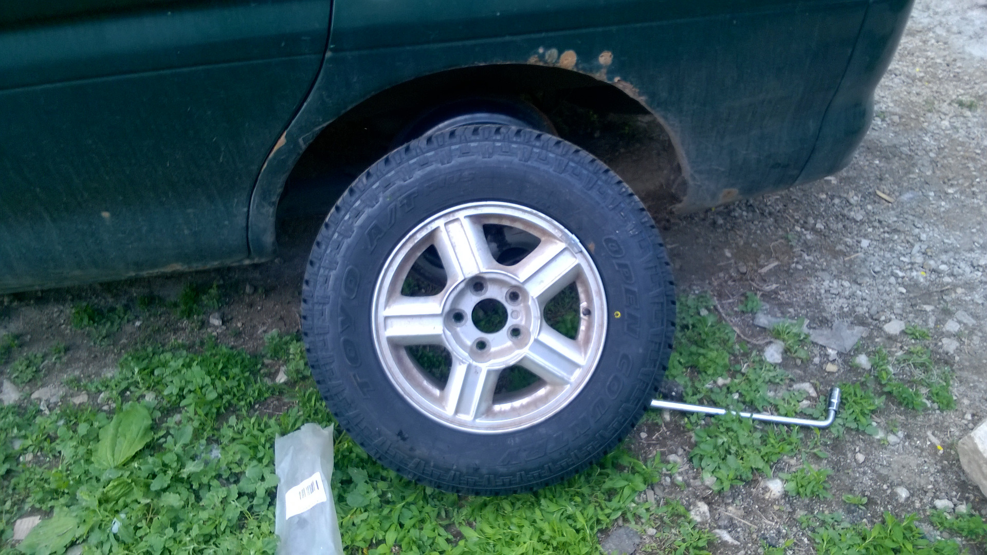 Летняя резина Toyo 205/75 R15 — Mitsubishi Space Gear, 2 л, 2000 года ...