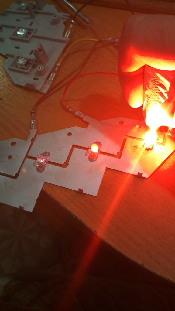 Замена светодиодов в стопах — Toyota Corolla Spacio (E121), 1,5 л, 2003 ...