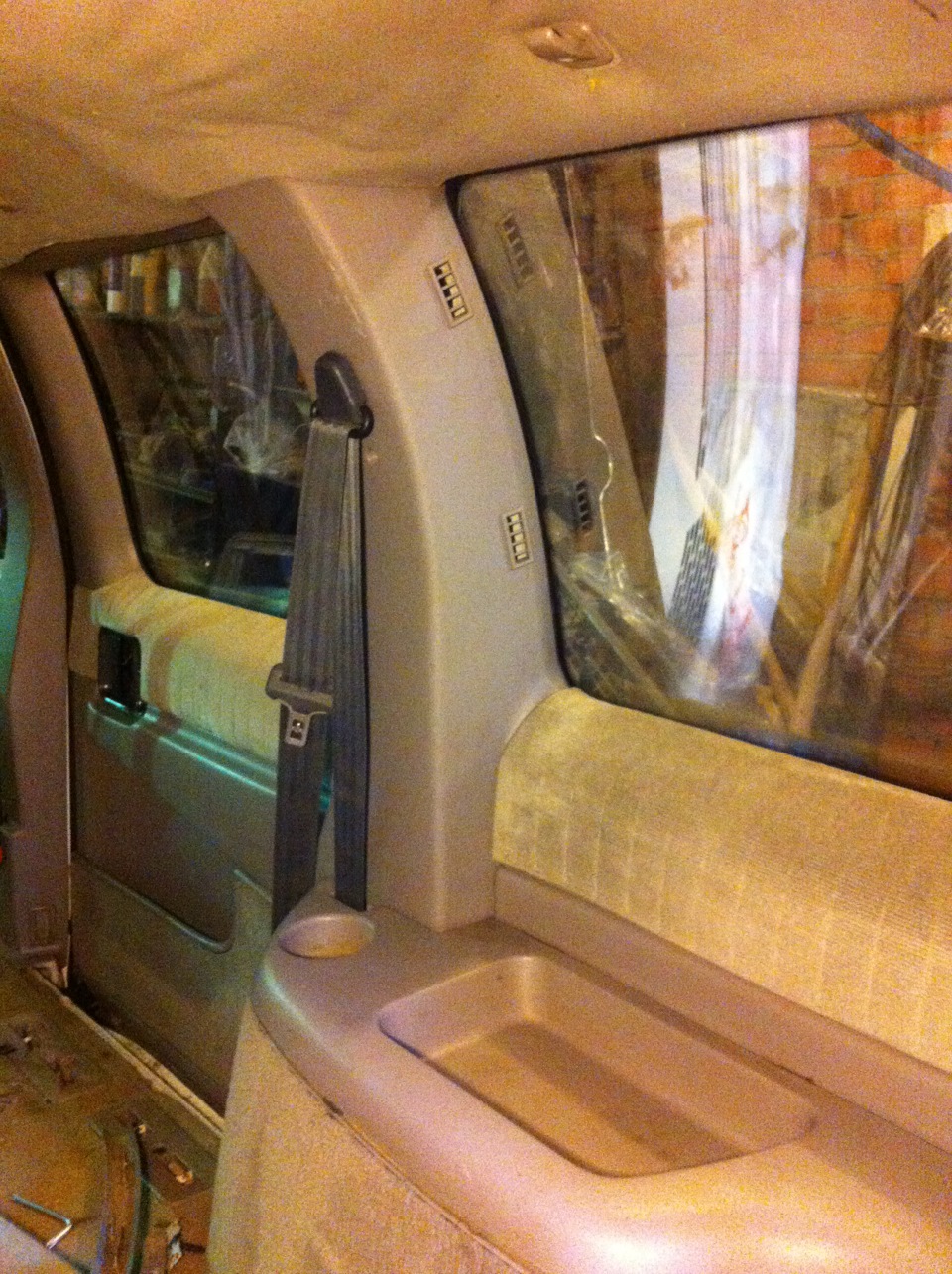 потек задний цилиндр — Pontiac Trans Sport, 2,3 л, 1995 года | своими ...