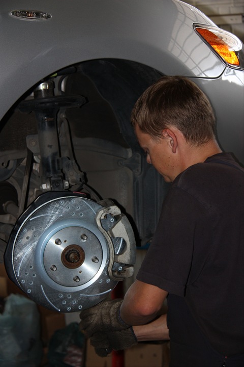 Replacement of brake discs and pads - Toyota Camry 35 L 2008