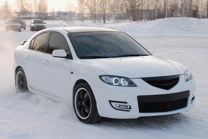 Mazda 3 2011 белая тонированная