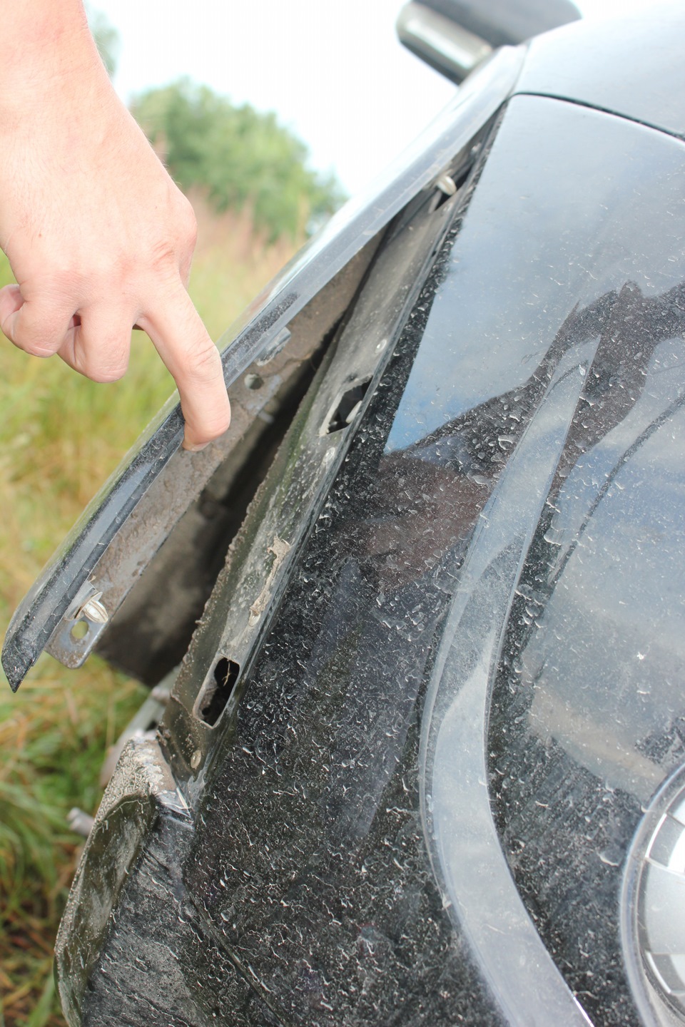 Отгибаем накладку. — Mitsubishi Pajero (4G)