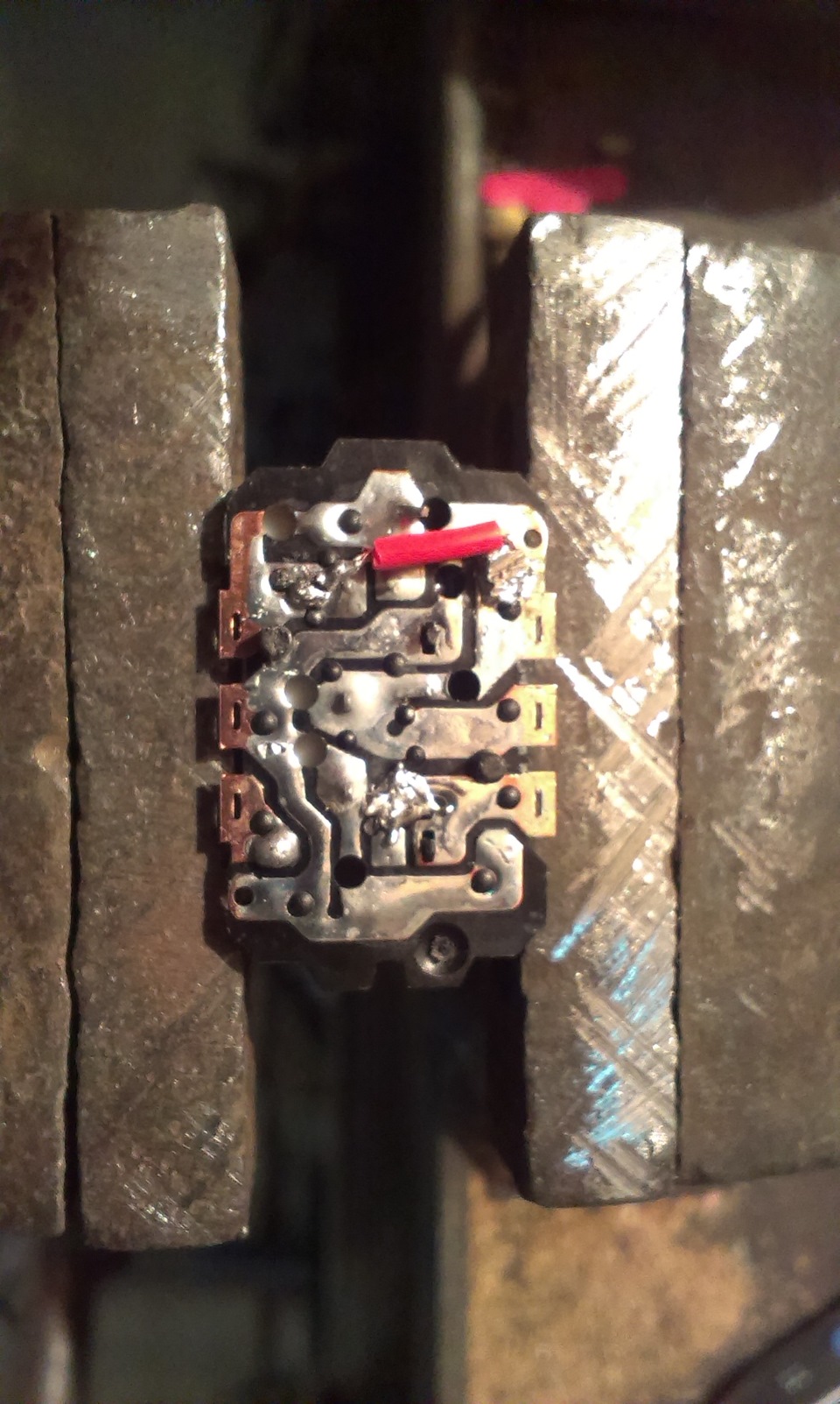 Подсветка кнопок подогрева сидений — Renault Duster (1G), 2 л., 2013 ...