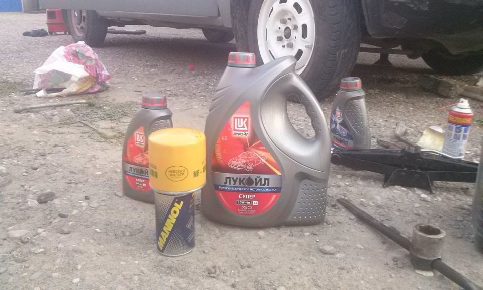 Замена масла + лайфкак по скручиванию старого масляного фильтра ...