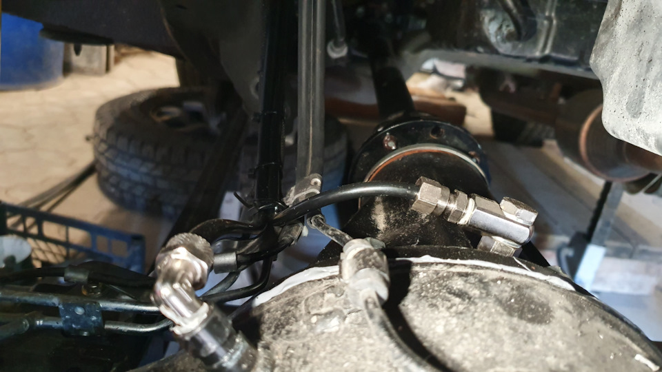 Вывод сапуна моста. — Suzuki Jimny, 1,3 л, 2005 года | тюнинг | DRIVE2