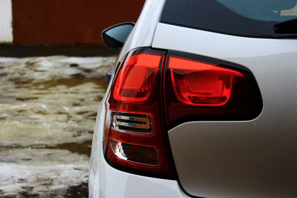 у приоры появился замечательный сосед… — Lada Приора седан, 2013 года ...