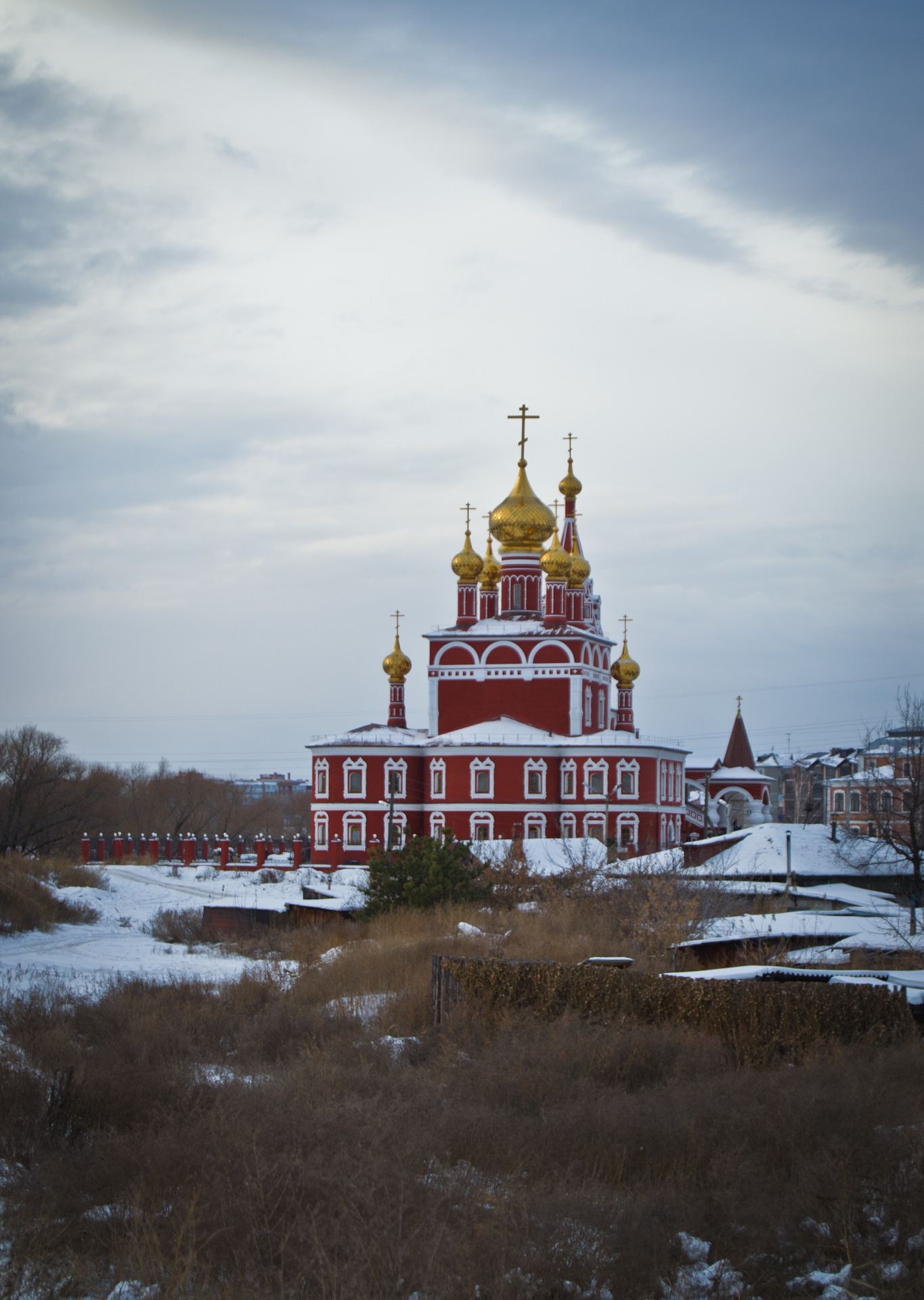 Церковь на набережной