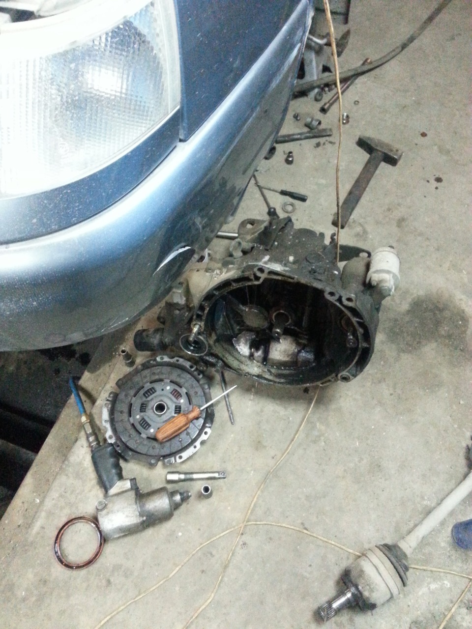 Потек сальник колен.вала — Lada 21124, 1,6 л, 2005 года | поломка | DRIVE2