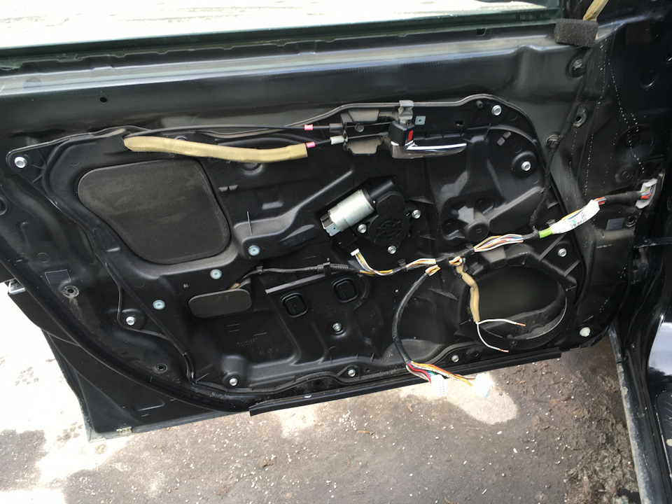 как снять динамик с двери