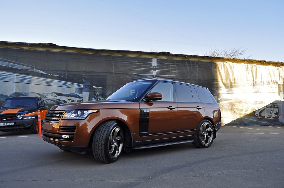 Кузов range rover. Range Rover Autobiography коричневый. Бронзовый Рендж Ровер Вог. Бронза Рендж Ровер 322. Range Rover Vogue темно коричневый.