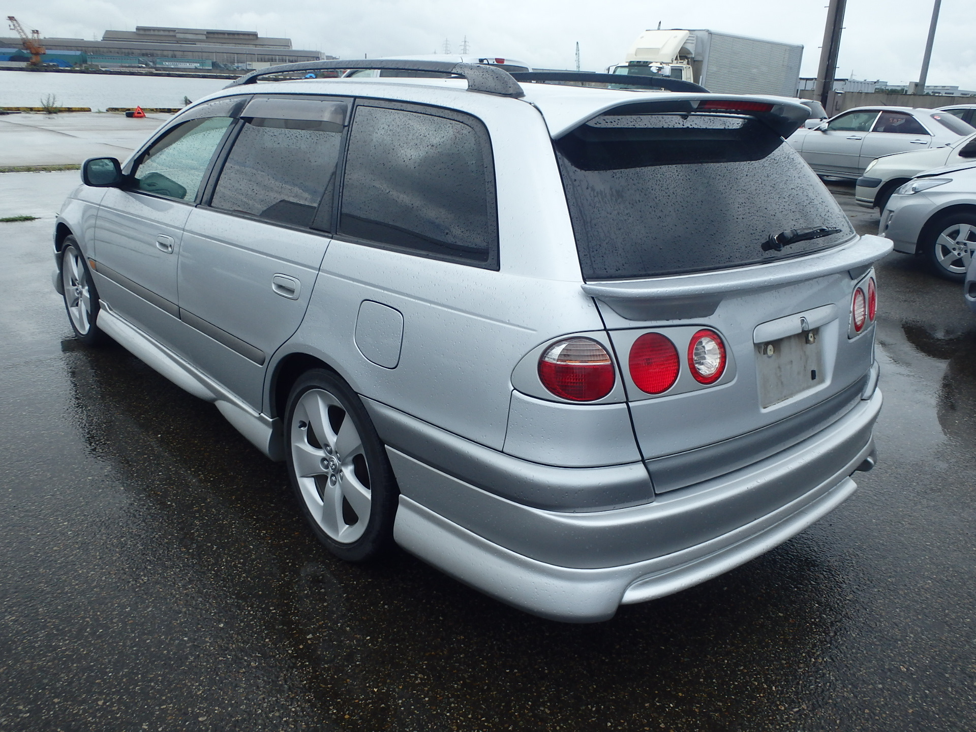 Цвета тойота калдина. Цвета тойота калдина. Caldina 215. Тойота калдина темно зеленая. Toyota caldina gt-t двухцветная.