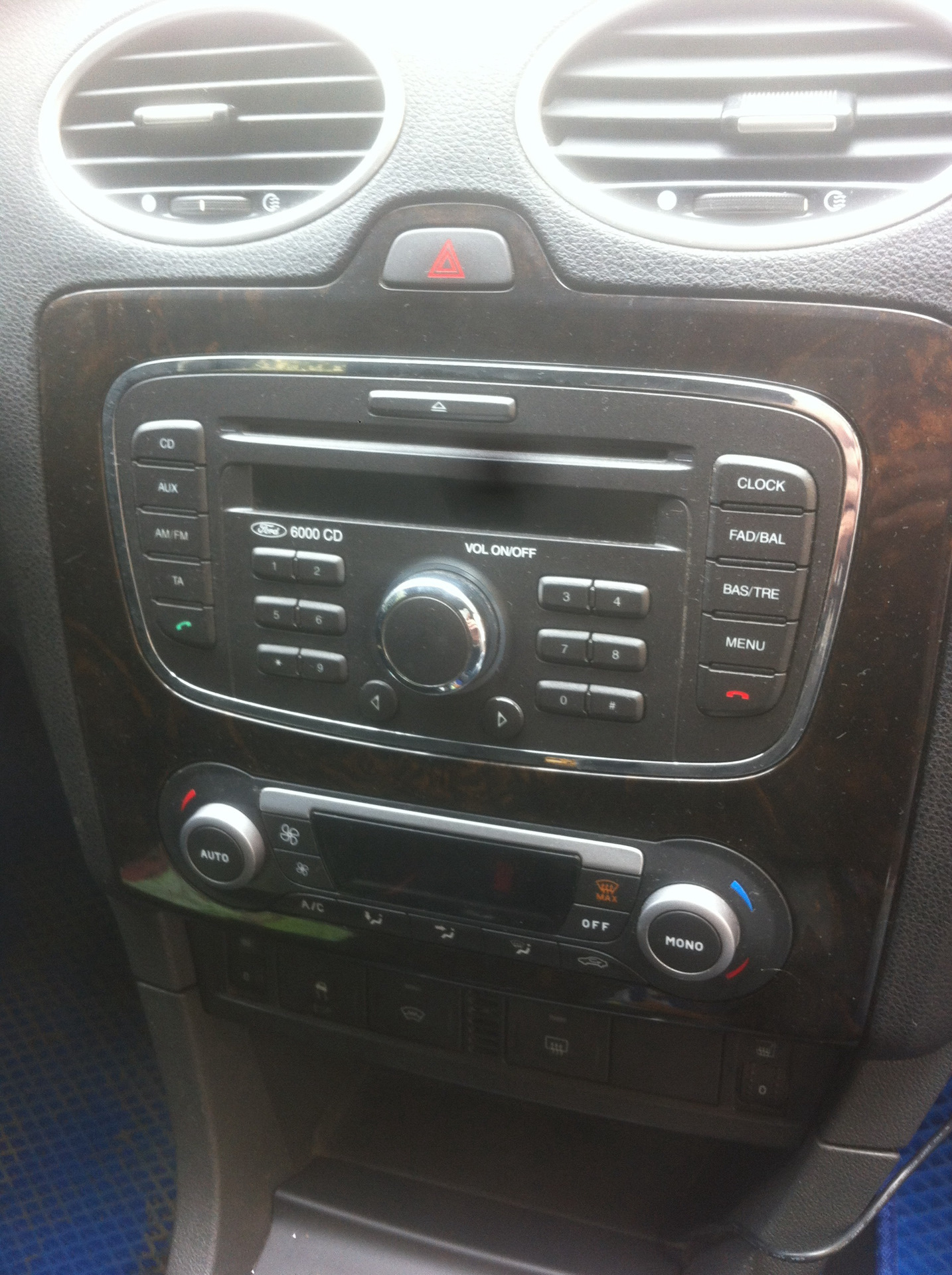 AUX для штатной магнитолы — Ford Focus II Hatchback, 1,6 л, 2007 года ...