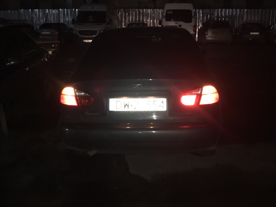 Замена всех лампочек в задних фонарях . — Daewoo Lanos, 1,5 л, 1998 ...