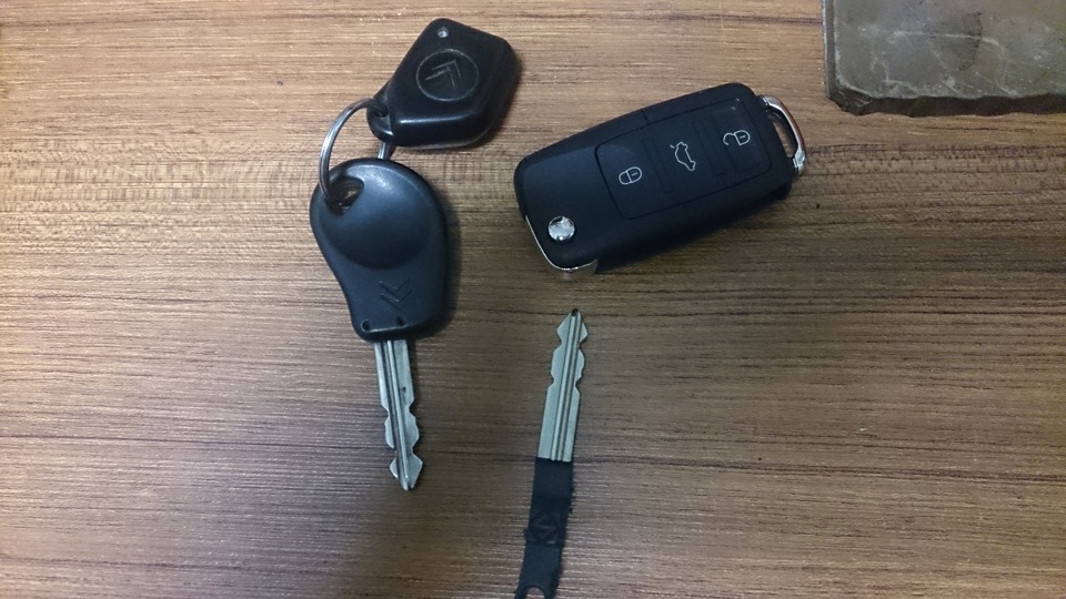 Ключ выкидуха — Citroen Saxo VTS, 1,6 л, 1997 года | аксессуары | DRIVE2