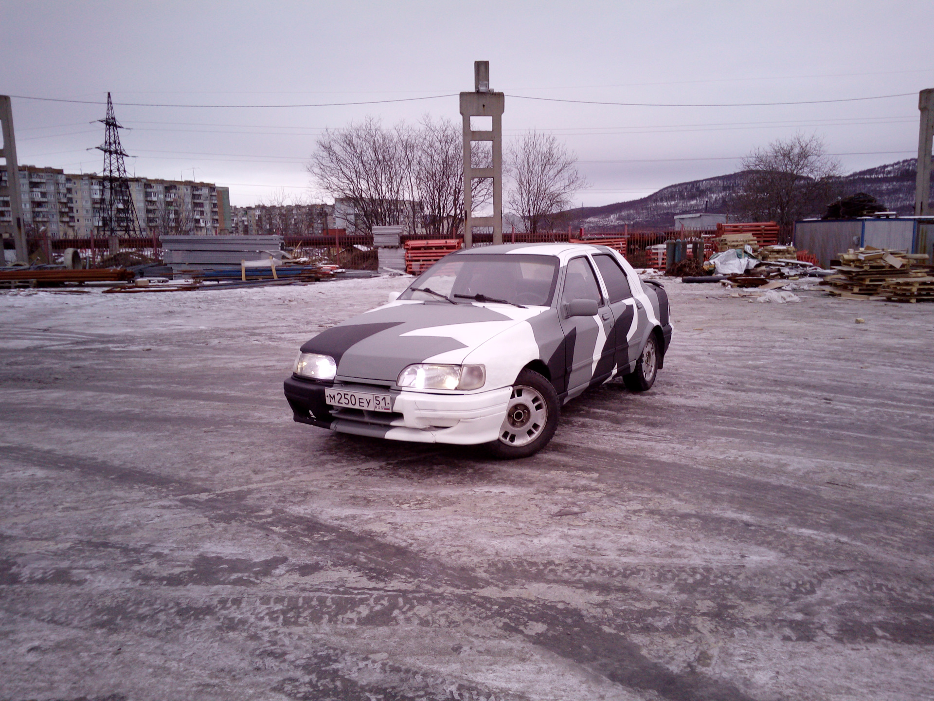 Покраска в зимний камуфляж монтаной — Ford Sierra, 2 л, 1987 года |  кузовной ремонт | DRIVE2