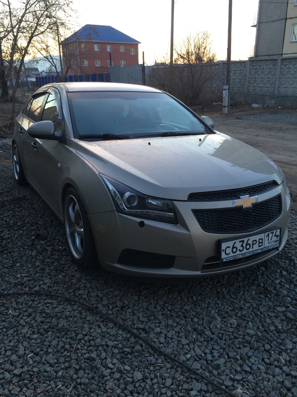 Chevrolet Cruze 2012 бежевый металлик