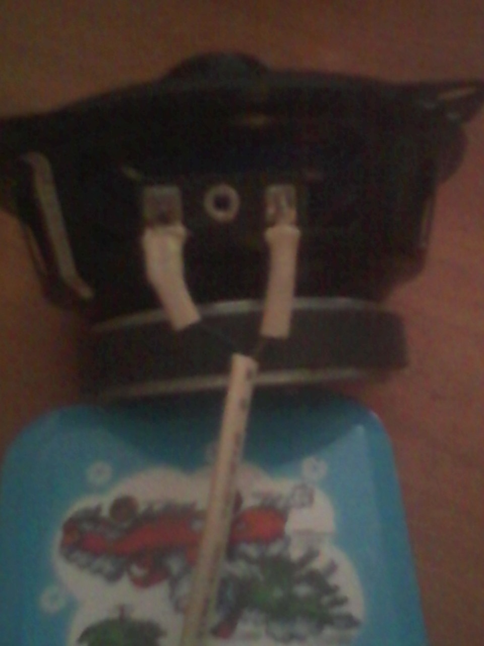 Подиумы под передние 10см динамики. Подсоединение проводов к динамикам ...