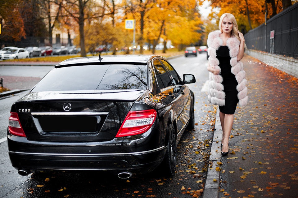 Мерс c63 AMG И девушка