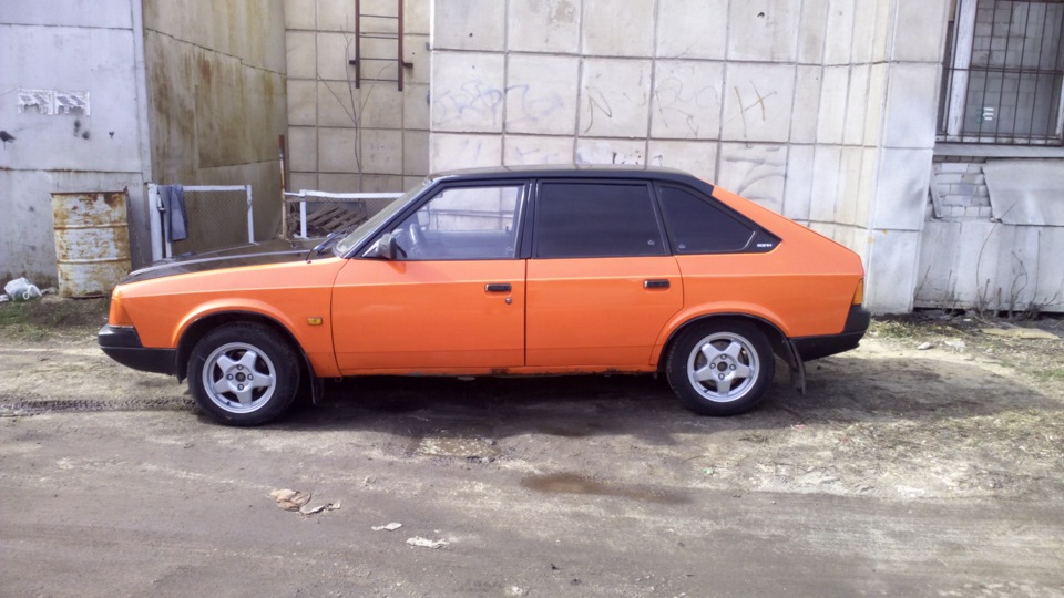 Одел резину. — Москвич 2141, 1,7 л., 1993 года | шины | DRIVE2