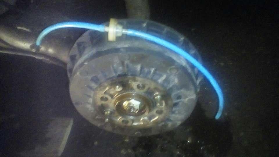 Уводит вправо при торможении, решено — Lada Приора седан, 1,6 л, 2008 ...