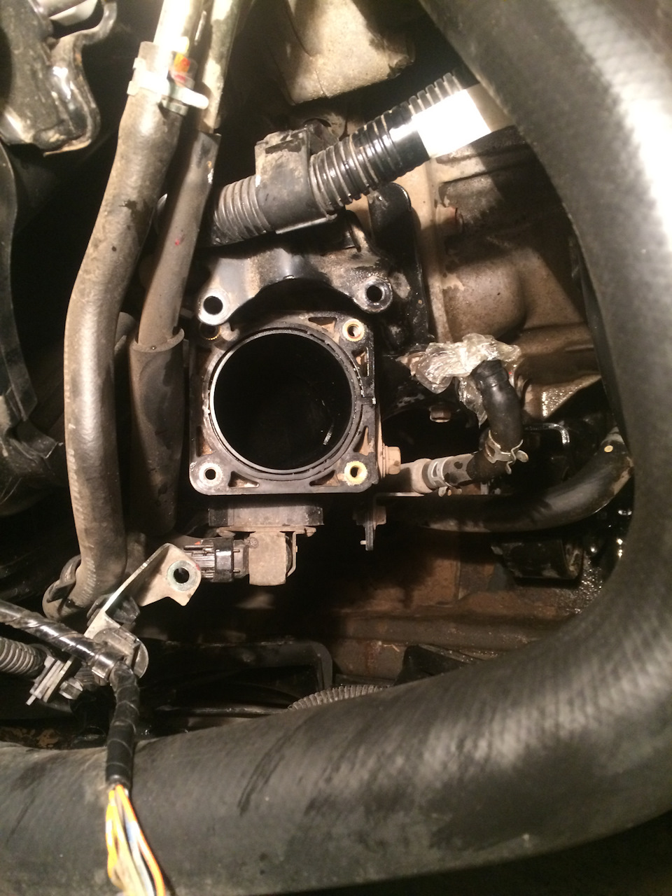 Промывка дросселя — Mitsubishi Lancer X, 2 л, 2007 года | своими руками ...