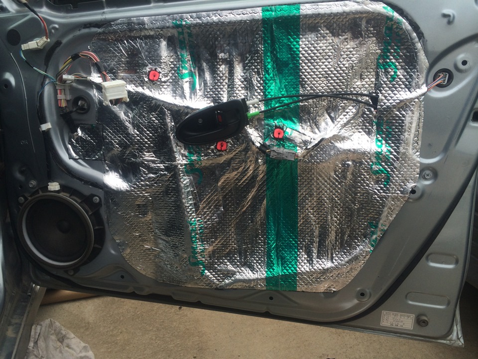 1 этап шумоизоляции и установка компонентной акустики от Alpine ...