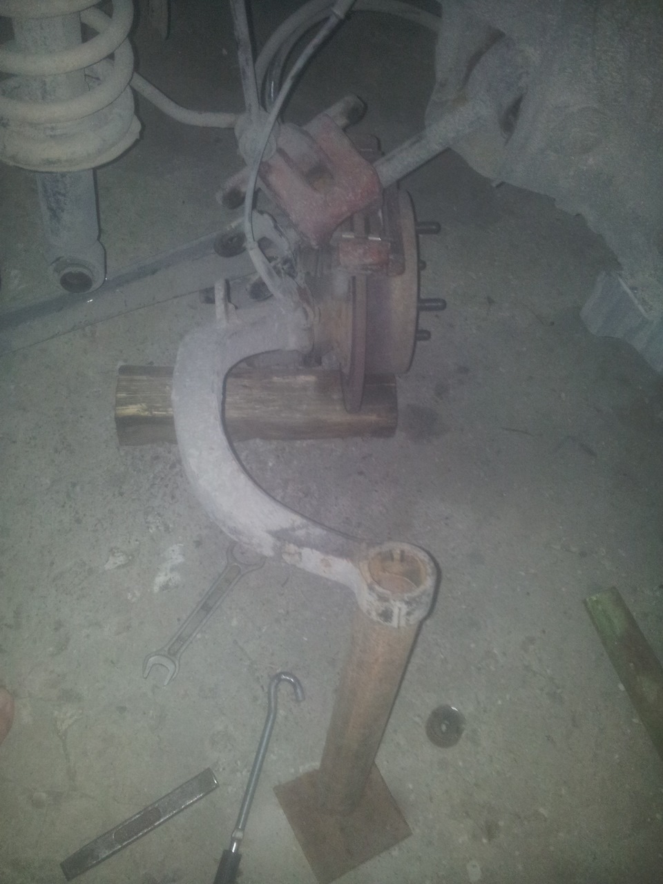 Замена верхнего саилента задней цапвы и пыльника шаровой поперечного ...