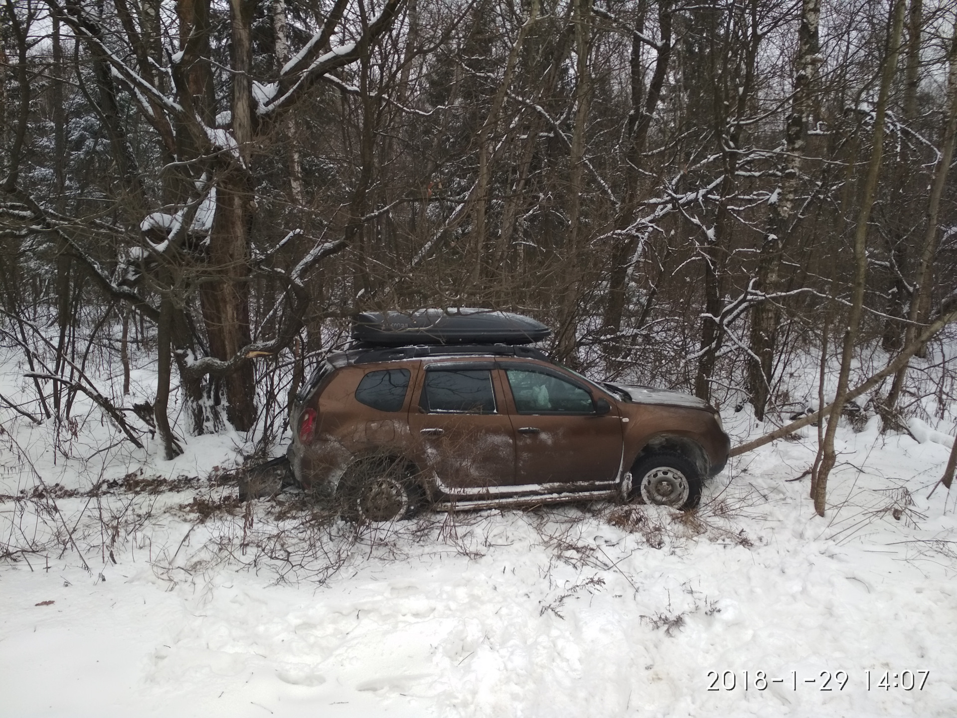 дтп ssangyong и nissan на бетонке