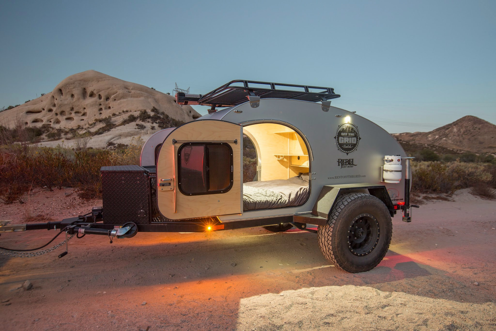 Автоприцеп off-Road Camper