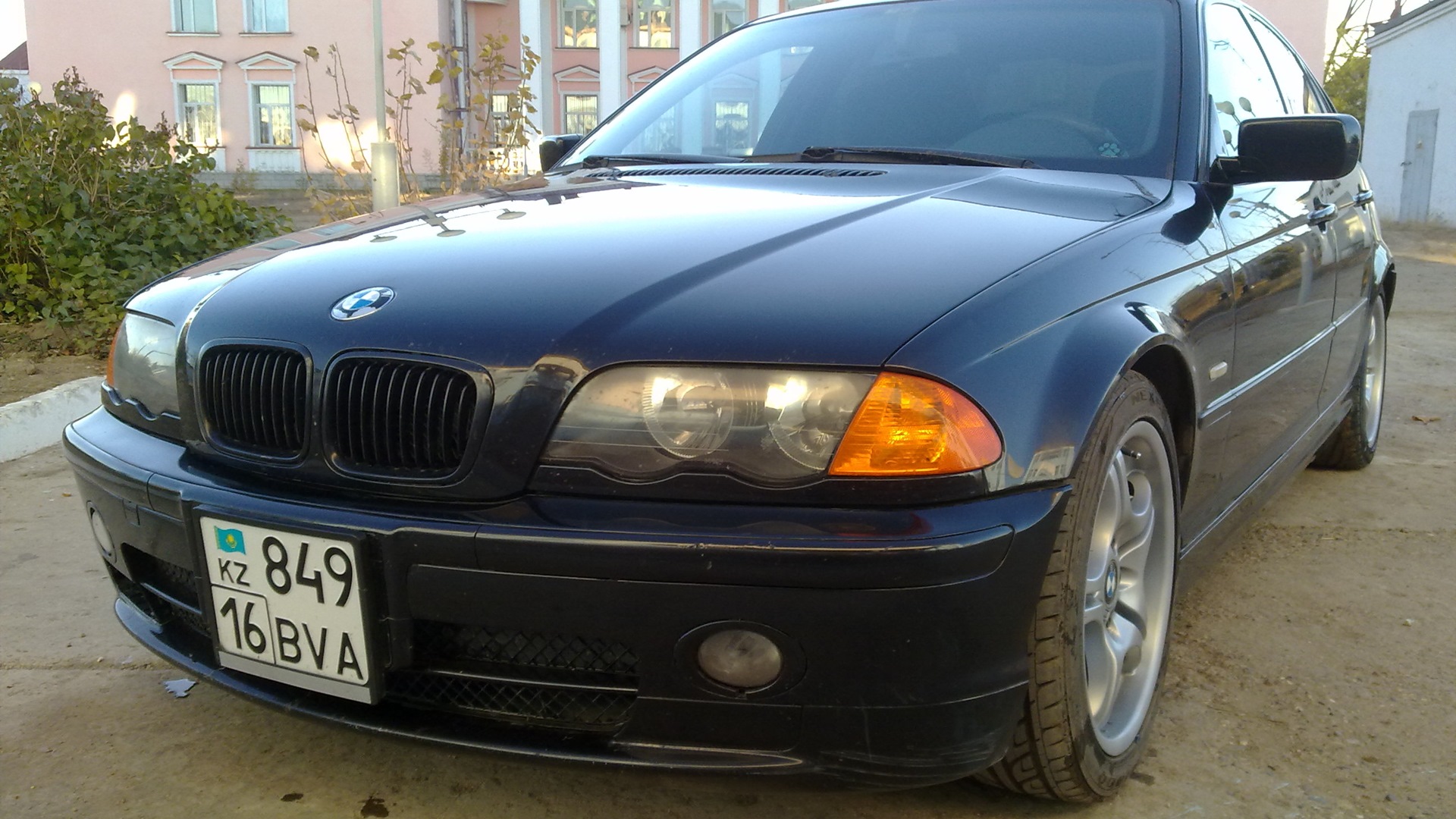 BMW 3 series (E46) 2.2 бензиновый 2001 | чёрная тройка на DRIVE2