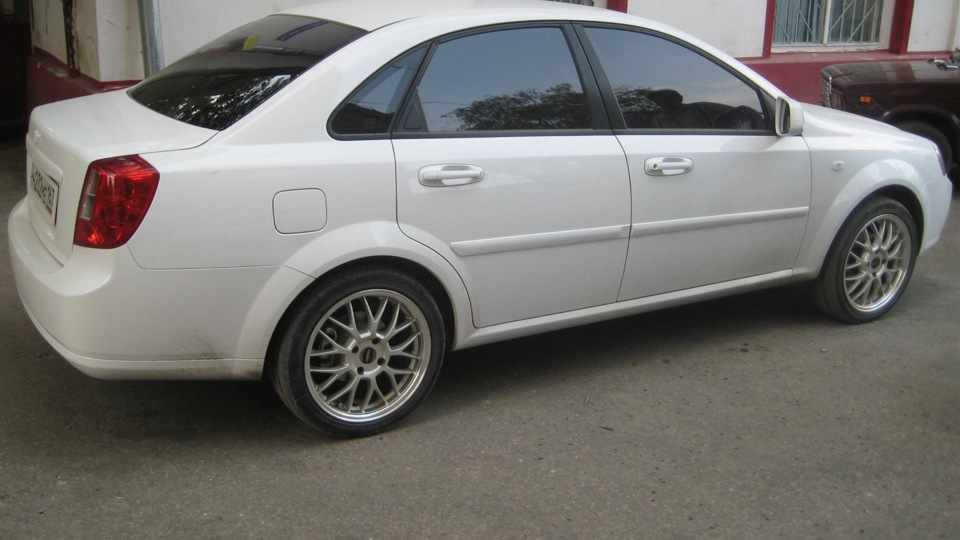 Chevrolet Lacetti White