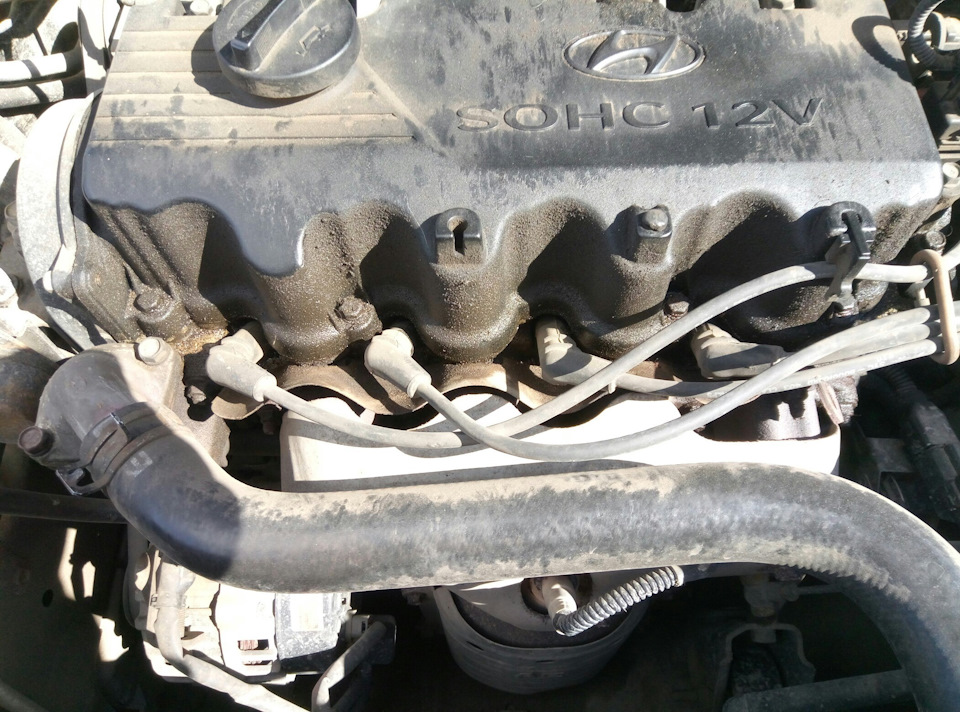 Начало давить масло из под клапанной крышки. — Hyundai Accent (2G), 1,5 ...