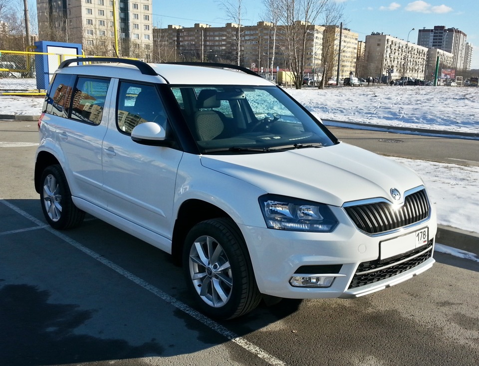 Шкода йети 1.6 110. Шкода етти 2014. Skoda Yeti 2014. Шкода етти белая. Skoda Yeti 2014 белая.