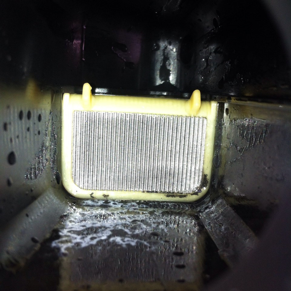 Бачок сняли и промыли. — Audi A4 Avant (B7)