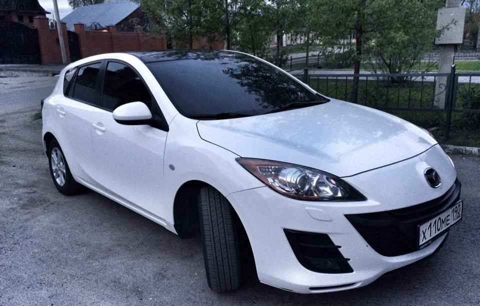 Mazda 3 2011 белая тонированная