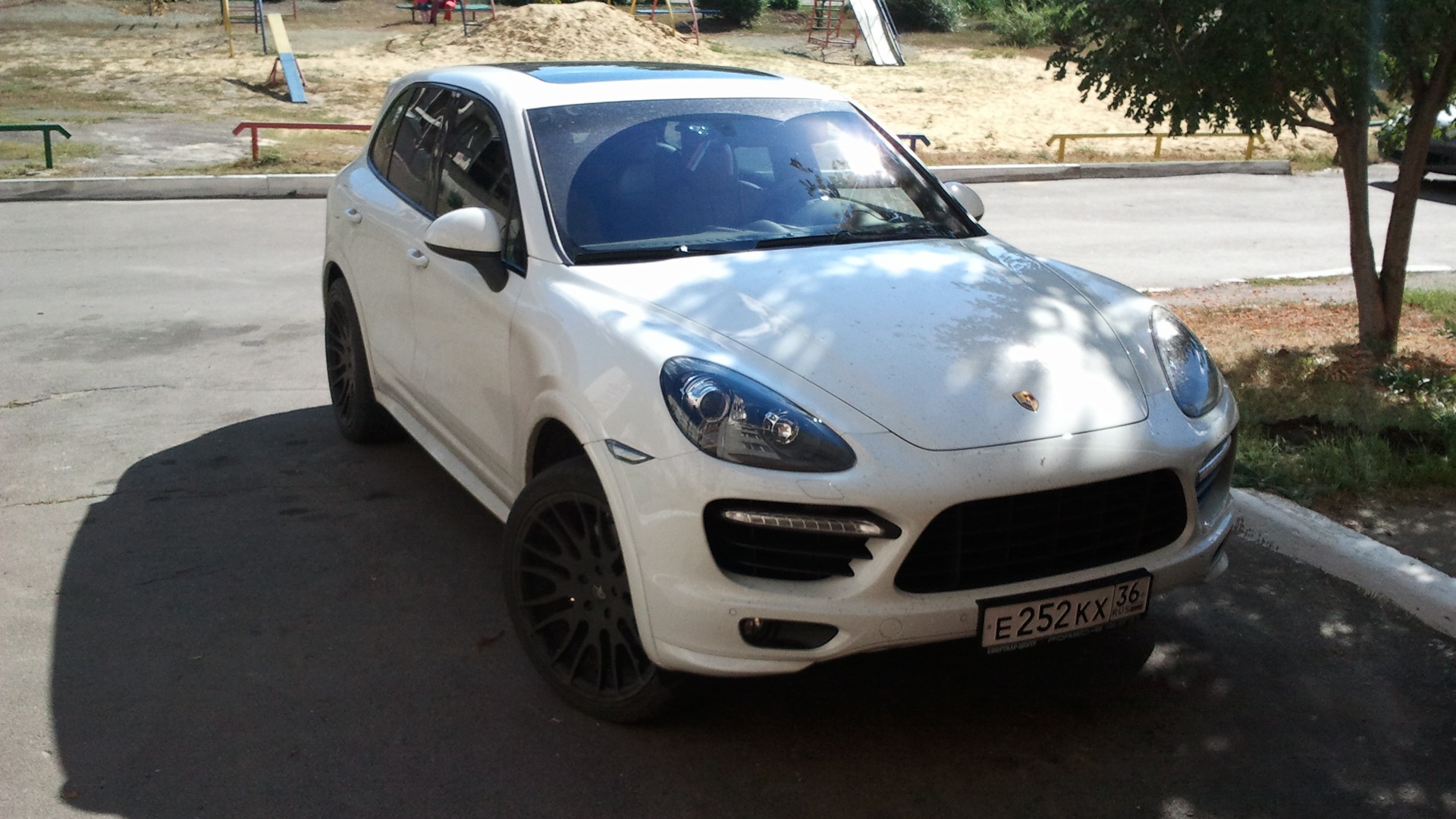 Porsche Cayenne Drive